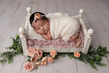 Load image into Gallery viewer, Decorative Newborn Day Bed - The Aliviah