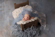 Load image into Gallery viewer, Newborn Bed - &quot;The Ruby&quot;