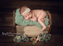 Load image into Gallery viewer, Scalloped Newborn Box Bed - &quot;The Erianna&quot;